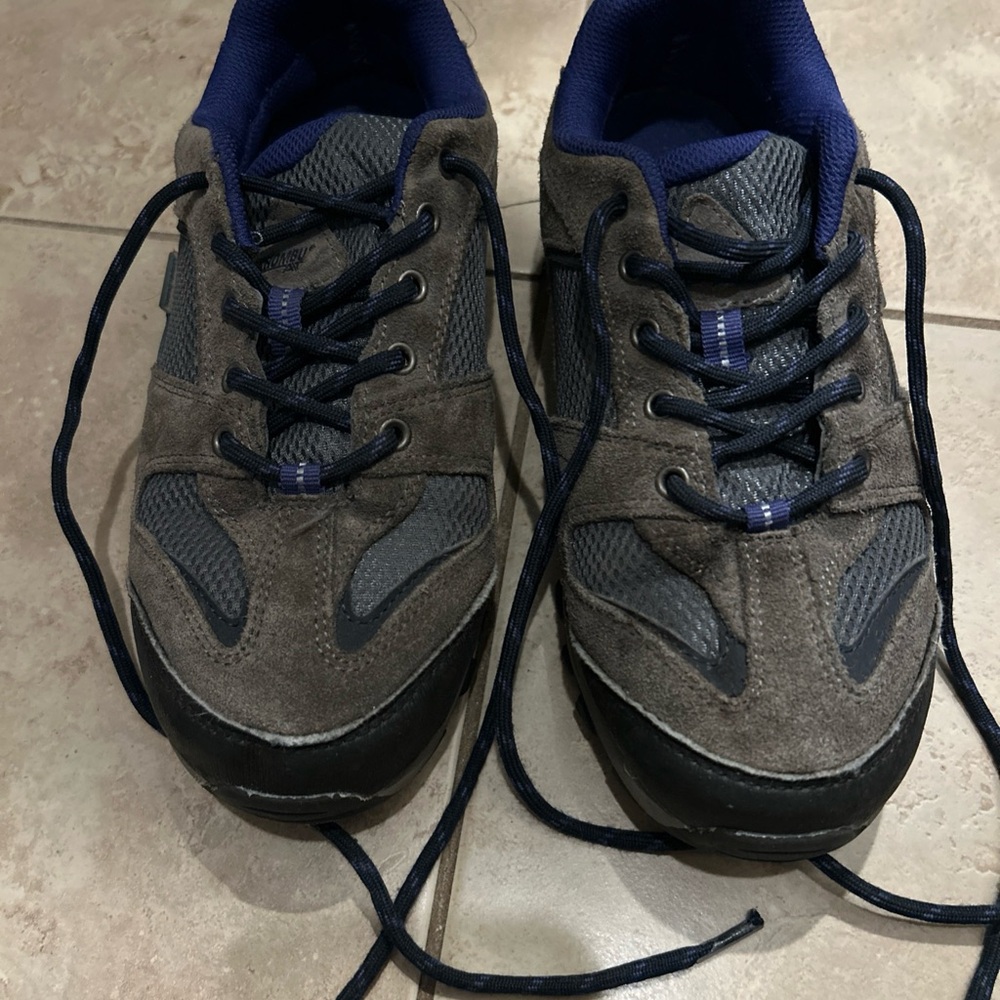 Khombu Solitude Outdoor Hiking Shoes Kids/ Youth /SZ 6/All Terrain Purple Grey